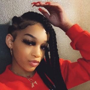 Meet your Posher, Alexus